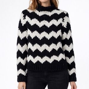 Chevron Pattern Black and White chunky knit wool blend Sweater M